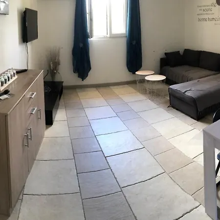 L'oliveraie Apartment *